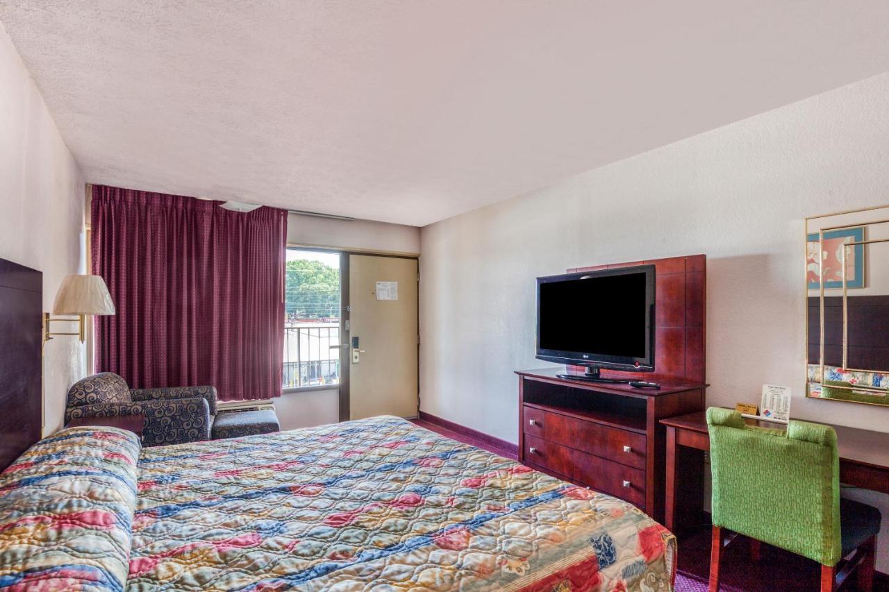 Oyo Hotel Decatur I-20 East & Wesley Club Dr Eksteriør billede
