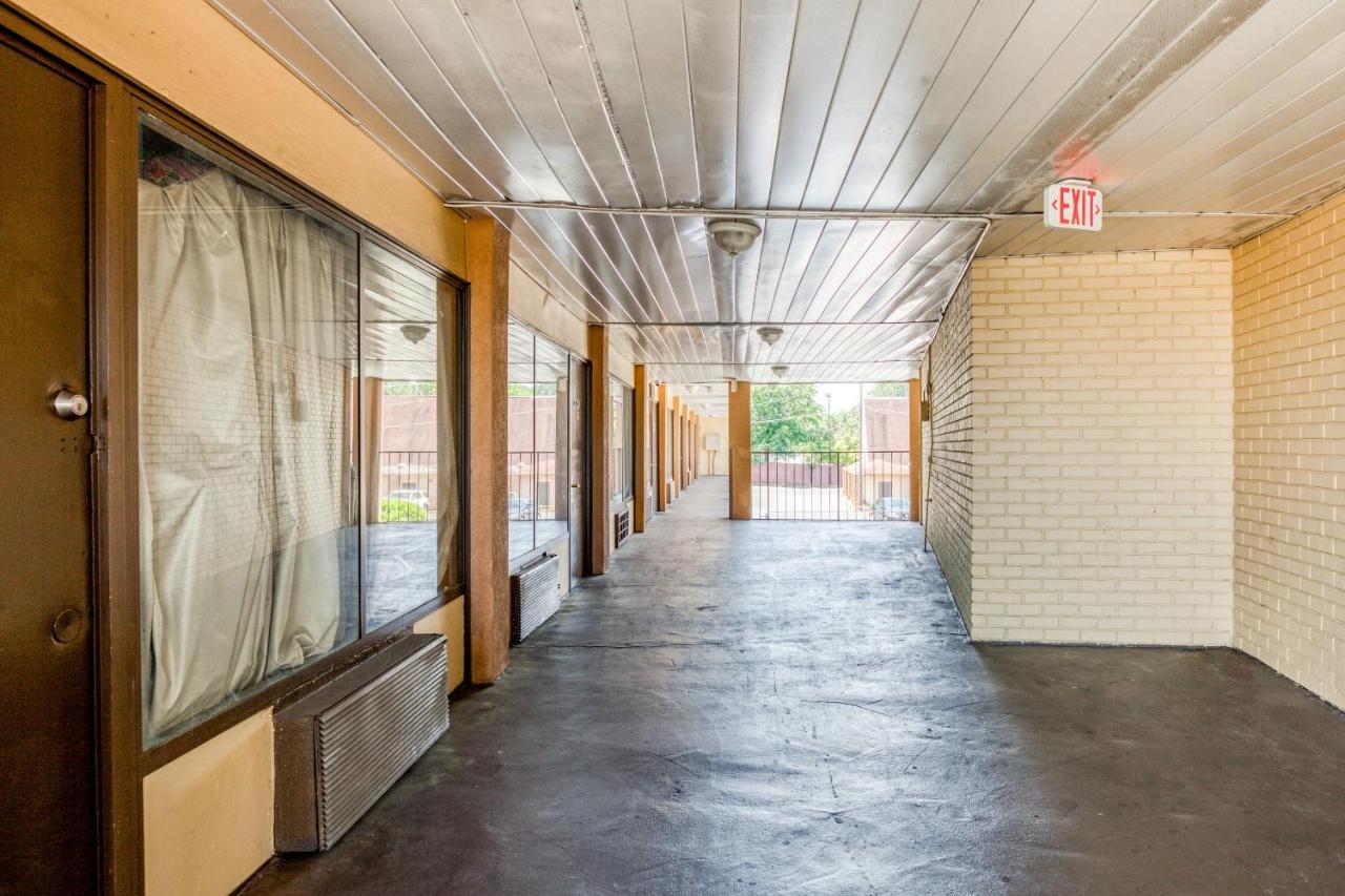 Oyo Hotel Decatur I-20 East & Wesley Club Dr Eksteriør billede