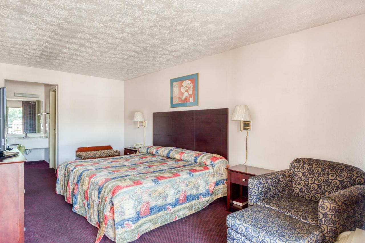 Oyo Hotel Decatur I-20 East & Wesley Club Dr Eksteriør billede